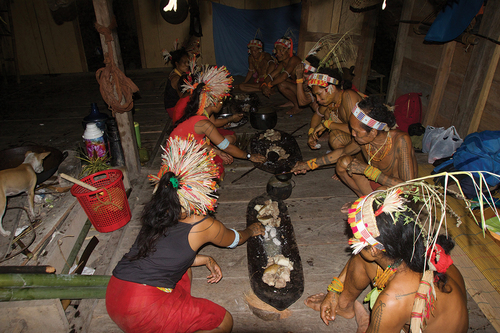 Figure 10. A ritual feast. Each lalep has its own plater (lulag).