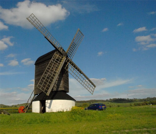 Figure 9. Pitstone Windmill (Buckinghamshire). Note the full set of four plain (cloth) sails (photo: Martin Davies)