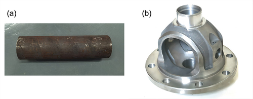 Figure 2. Cast iron bar used in cutting experiment (a) and differential gear housing in actual machining (b).