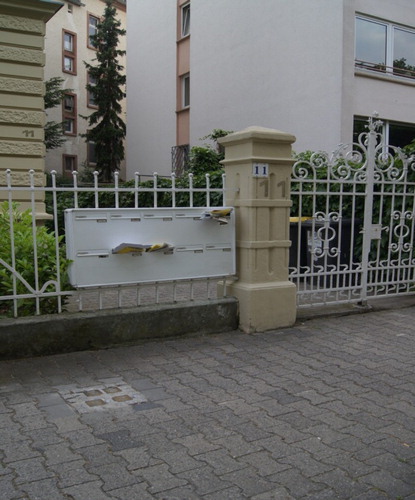 Figure 5. Individual & Multiple Stolpersteine in West-End district, Frankfurt am Main, Germany [Photography by Natalia Krzyżanowska].