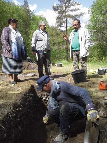Figure 1. Excavation and field discussion at Skarpnäck Camp, August 2016. From left to right, Marianne Demeter, Allan Demeter, and Fred Taikon; in the foreground Jonas Monié Nordin. Photo: Lotta Fernstål.