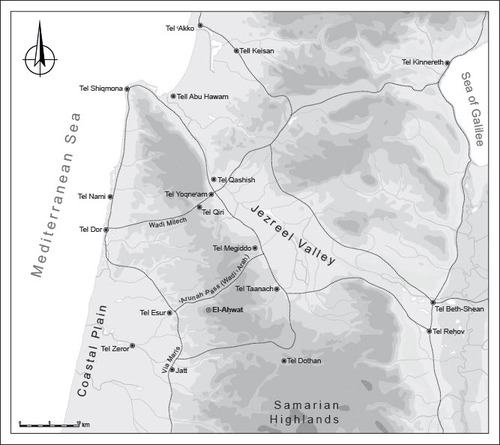 Fig. 1: Map of el-Ahwat and vicinity, including nearby sites populated in the Iron I and main roads (map prepared by Sapir Haad and processed by Itamar Ben-Ezra; reconstruction of ancient roads after Gadot Citation2006a: Fig. 41.1; Mazar Citation2020: Fig. 4.17)