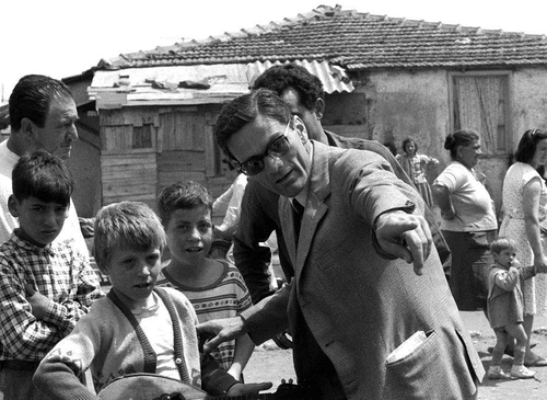 Figure 4. Pier Paolo Pasolini during the shooting of Accattone (1961).