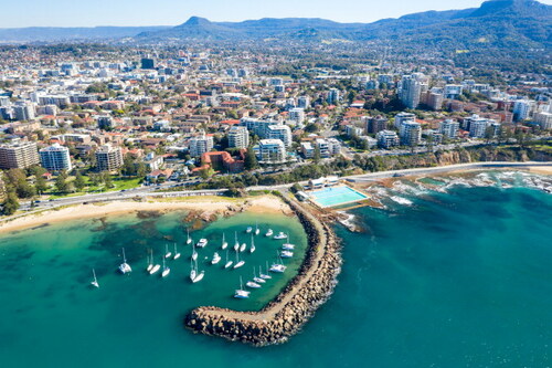 Wollongong is a seaside city located south of Sydney in New South Wales, Australia. It is Australia’s tenth largest city and is known for its heavy industry and port activity.