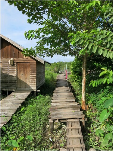 Figure 5. A village in Kapuas. Photo by Author.