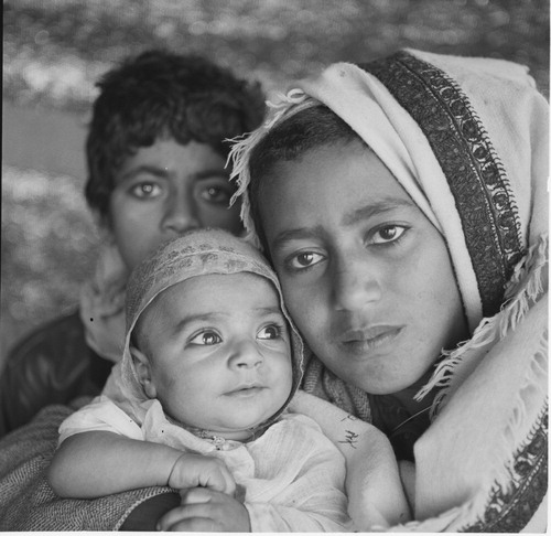 Figure 19: Al-Naʿīmī children, Qatar, 1959 (Jette Bang photo / Moesgaard Museum).