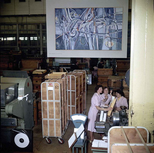 Figure 1. Interior of the Turmac Tobacco Factory in Zevenaar, with the work ‘Joie de Vivre’ by Ben Heyart, ca 1960. Photo: Nationaal Archief/Collectie Spaarnestad/Theo van Houts