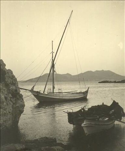 Figure 1. Wooden boats at Kokkari, Samos. Taken by Konstantinos Chrysochoos. Copyright: Digital Collections of the Hellenic Literary and Historical Archive (ELIA); CC BY 4.0, shared under the Creative Commons licence CC BY 4.0.