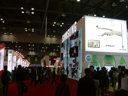 Figure 5. Busy scenes at the exhibitions of approximately 120 companies related to display technology.