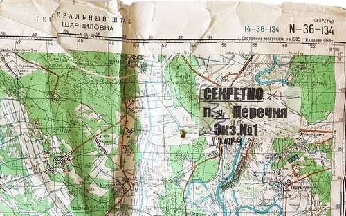 Figure 3. A 1989 edition of 1:100,000 Soviet military topographic map sheet N-36-134 ‘Sharpilovka’, which covers an area to the southeast of Belarus near the border with Ukraine. According to a BBC News journalist (Abdurasulov, Citation2022), this map marked ‘Secret’ was seized from a Russian commander and shows the plan of attack towards Kyiv.