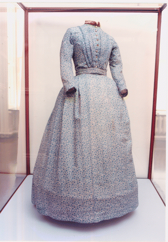 Figure 2. Charlotte Brontë ‘Thackeray Dress’, 1850s. Printed delaine. Haworth: Brontë Parsonage Museum, No. D129. 1&2