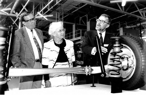 Fig. 1. Camilla Odhnoff (in the middle) appointed the first KASAM chair in 1985, visiting the Volvo assembly plant in Olofström during its inauguration in June 1991. (Source: Olofströms Kommun; http://bildarkiv.olofstrom.se/user?picture=3091, October 1, 2020.)