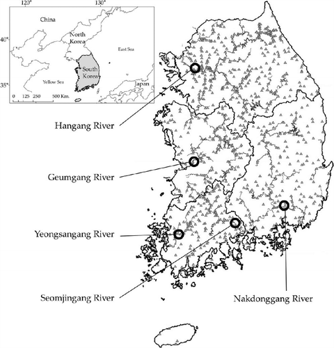 Figure 1. Map of South Korea, the southern half of the Korean Peninsula bordering the East Sea and Yellow Sea, Northeast Asia; and the location (grey triangles) of the 1,020 study sites (13,366 samples). Thin lines show the five main rivers with national rivers and thick line indicate the four major river basins (Hangang, Nakdonggang, Geumgang, and Yeongsangang-Seomjingang river basin).