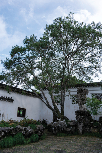 Figure 2. The landscape court located northwest of the Master of Nets Garden.