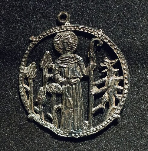 Figure 5. Enseña de peregrino: San Procopio, siglo XIV, Museo Nacional de Praga, Inv. No. H2.2075. Source: Zdeněk Kratochvíl.