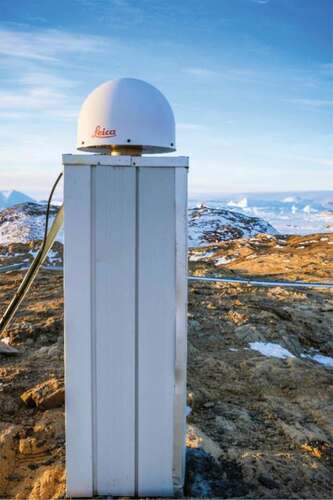 Figure 4. Antenna of continuously operating GPS system in Zhongshan Base, Larsemann Hills, East Antarctica. The GPS receiver type is LEICA GRX1200PRO, and the antenna type is LEIAT504