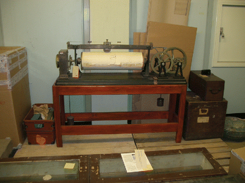 Figure 5. The original Cary Porter tide gauge installed in 1915. (Photograph Les Bradley)