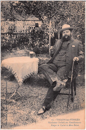 Figure 5. Clémentine Delait Clattaux (1865–1934) elegantly dressed as a man. (Postcard from the collection of W.W. de Herder).