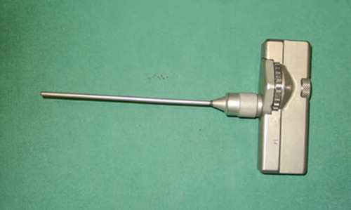 Figure 1:1 Specially designed insertion instrument for application of tantalum markers.