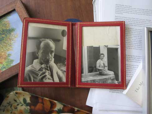 Figure 4 Mick and Aggie Gillies (ca. 1961), framed by Dorothy Wilkes. (Photo © the author, 2014)