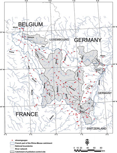 Fig. 2 Location of the 149 streamgauges and the 21 catchments of pollution-control sites used in this study.