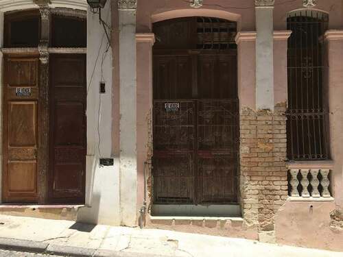 Figure 1. Adjacent residential units for sale in Old Havana.