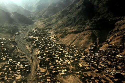 Figure 1. Villages in the Pesche Valley boarding the Korengal from the perspective of a U-60 Blackhawk helicopter, September 2007. Tim Hetherington IWM DC 59303.