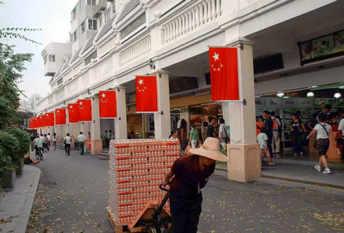 Figure 3 The Sino-British Street, Yantian District, Shenzhen. Source: Photo taken by Weibin Liu, October 2008.