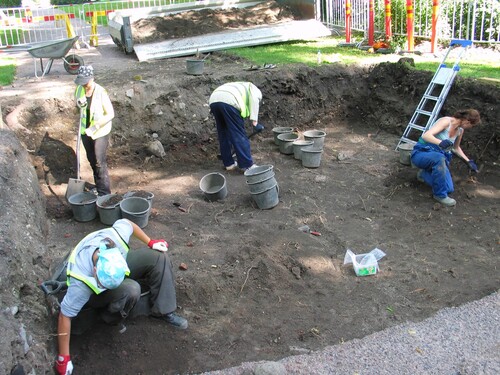 Figure 2. Archaeological excavations at Tuomiokirkkopuisto Park in 2005. Photo by Elina Saloranta.