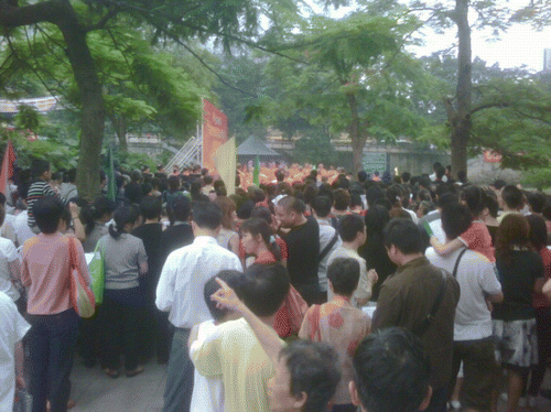 Figure 12 “Releasing of Life” ceremony in Foshan. Source: E.J. Heikkila.