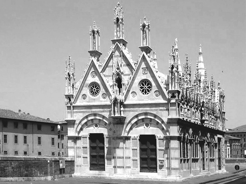 Figure 3. St. Maria della Spina Church, built in the thirteenth century and enlarged in the fourteenth. Gherardesca used elements from Pisan Gothic monuments. Photograph by the author