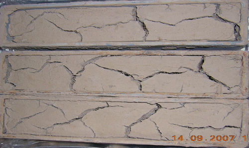 Figure 4 Shrinkage and crack formation for clay plaster.