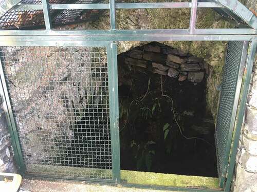 The well of the medieval synagogue in the Citadel