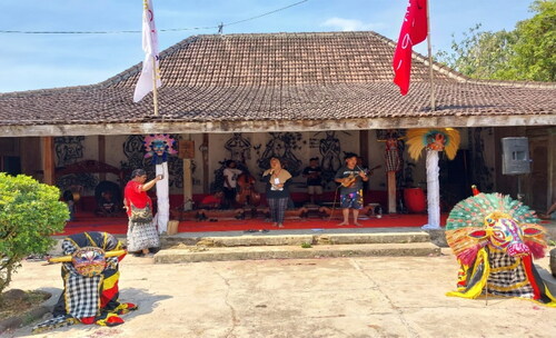 Figure 1. Kroncong music performance from Sekaralas community members.Source: Researchers (2023).