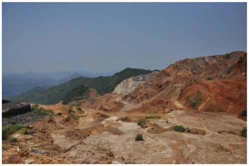 Photo 4. Mining waste slag accumulation slope.
