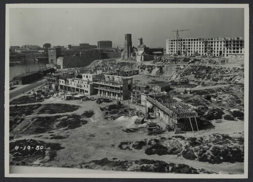 Figure 1. View of the Hôtel-de-Ville district and the ongoing reconstruction of the Vieux Port area. Photo taken by Léon Borel, 04.10.1950. [195 Fi 407 / Archives de Marseille].