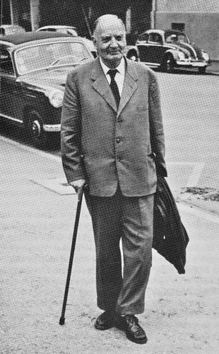 Figure 14. A photograph of the eminent German marine palynologist Alfred Eisenack (1891–1982). Alfred worked at the University of Tübingen, and lived in nearby Reutlingen in southwest Germany. Eisenack is pictured here in Tübingen during 1963. This image was used in Sarjeant (Citation1998, pl. 5), and is reproduced here with permission.