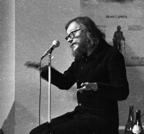 ▪ Jerzy Grotowski speaking during the conference ‘Grotowski II: La frontiera del teatro', Milan, Italy (1 December 1979). Photo Jan K. Fiołek, courtesy of Barbara Fiołek.