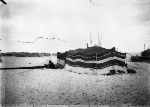 Figure 3: A Bedouin tent, Qatar, 1904.Footnote55