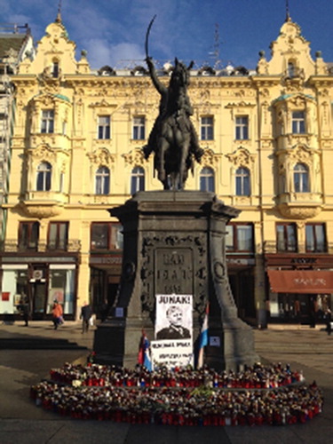 Figure 3. Ban Jelačić hosts a spontaneous memorial to Slobodan Praljak, December 2017 (photograph by author).