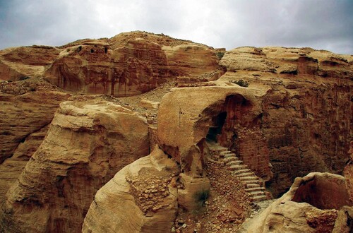 Figure 6 al-Wuʿayra castle: the main entrance gate, seen from east (photo by M. Sinibaldi).