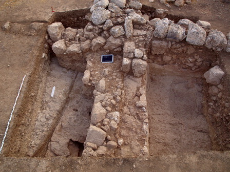 Figure 5. Photo showing quarry marks in Trench E (Danish-German Jerash North-west Quarter Project).