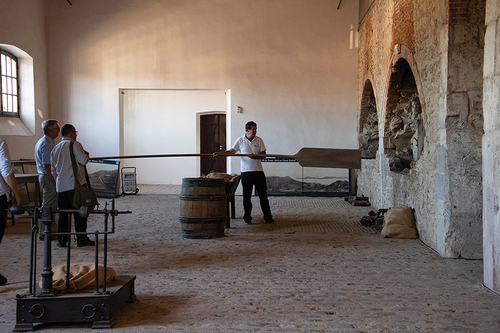 Figure 2. Boulangerie Guillain prior to creation of the Musée du bagne. © Claire Reddleman (2018).