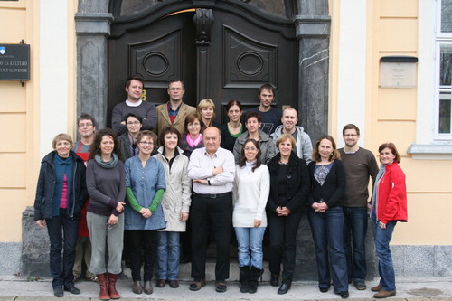 FIGURE 10. Christopher Clarkson with participants (from Croatia, Czech Republic, Italy, The Netherland and Slovenia) of the last workshop ‘An exemplar for Stiff Board Binding’ in November 2010. (Photograph: Lucija Planinc).