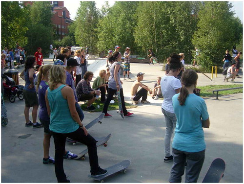 Figure 1. The tours inspired women to try skateboarding and attracted varied audiences including youth groups, families and elderly people, e.g. Crossing Boarders tour in Skarpnäck, Stockholm, 14 August 2010. Photo: Bäckström.