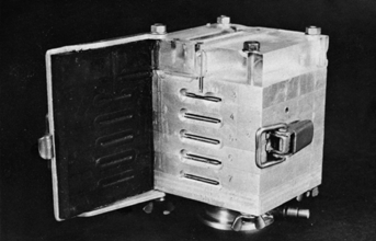 FIG. 28 May's “Ultimate” Impactor (1975) (May, 1982) [Reprinted from Journal of Aerosol Science, Vol. 13, K. May, A Personal Note on the History of the Cascade Impactor, 37–47, Copyright 1982, with permission from Elsevier].