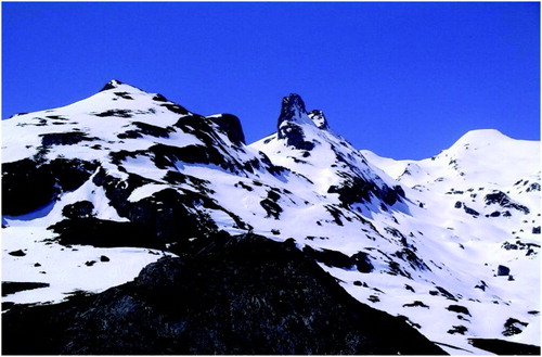 Figure 3. Ruisseau du Pourtalet valley (Cirque d'Anéou area): moderate and high avalanche susceptibility slopes (Photo: J. Chueca).