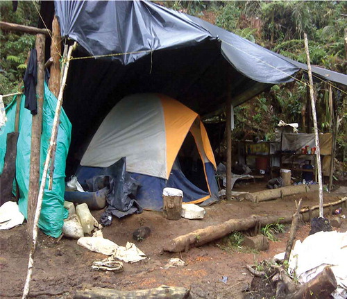 Figure 1. Camps near cyanidation tanks; Source: PNN Office, 2016.