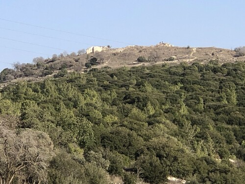 Figure 2. Bēt ˁAṭāb knoll and the Roman road as seen from Sifleh on the west. Israel Transverse Mercator (ITM) 205092-626908.