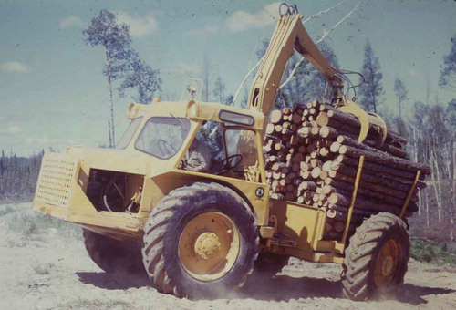 Figure 3. The Canadian Dowty forwarder with steering wheels in both directions (Photo Bengt Ager Citation1961).